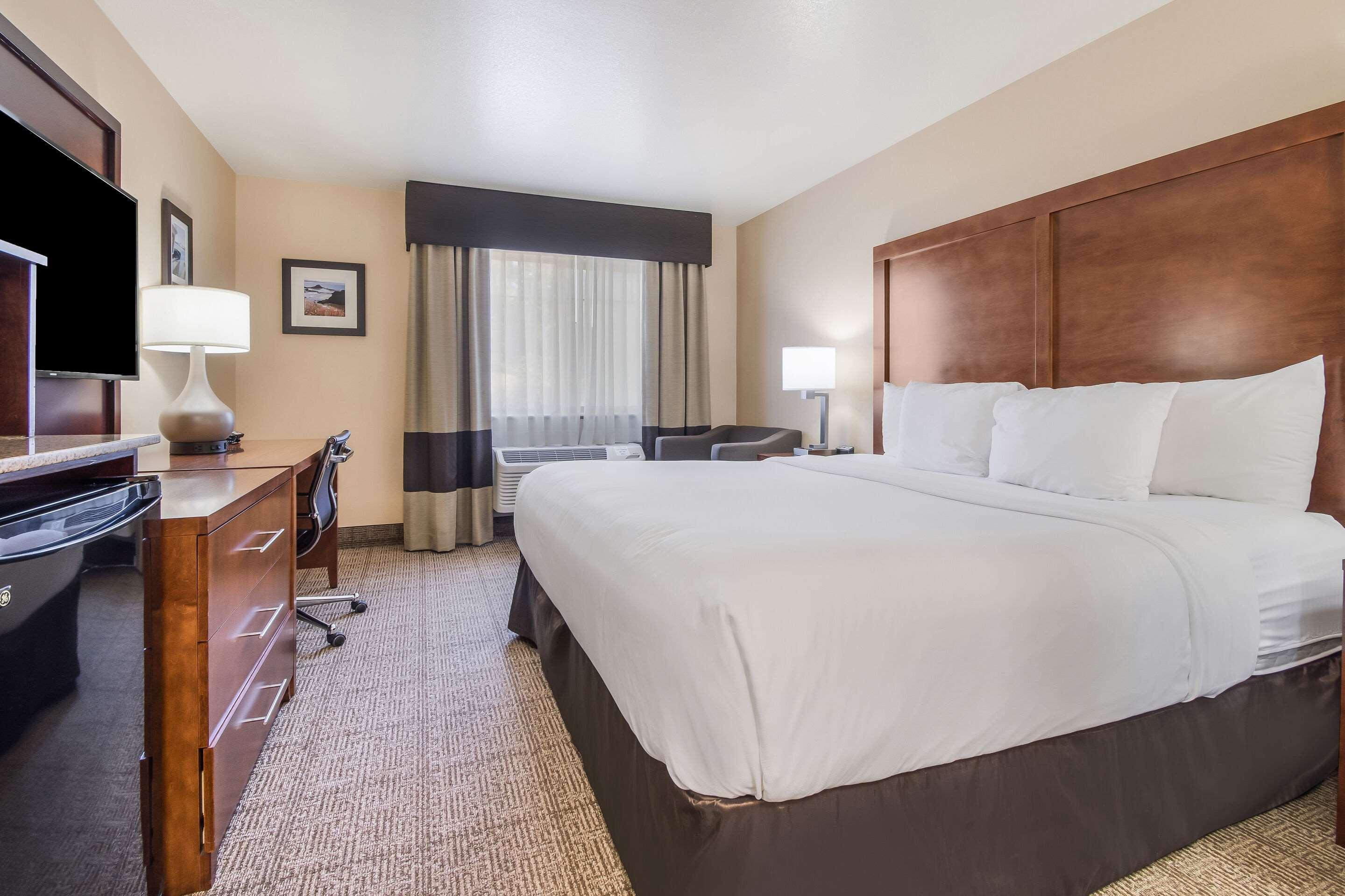 Comfort Inn Ньюпорт Экстерьер фото