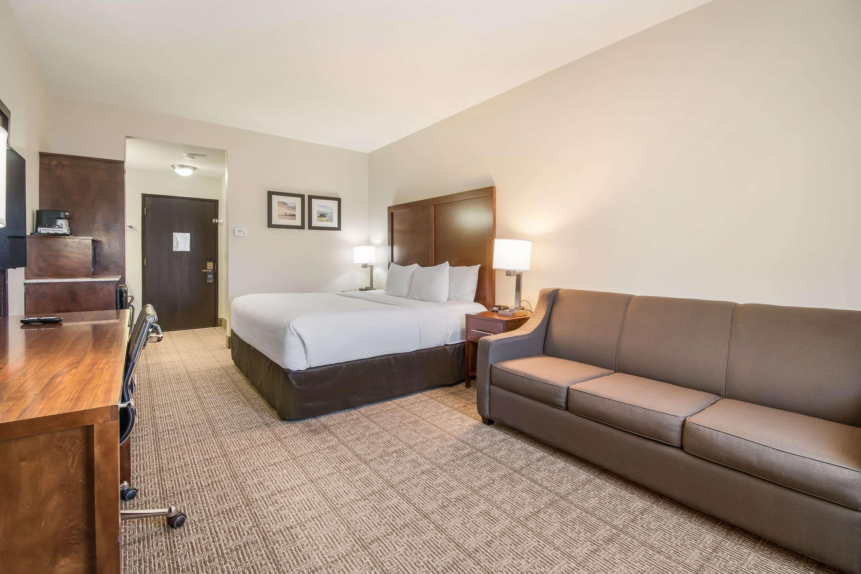Comfort Inn Ньюпорт Экстерьер фото