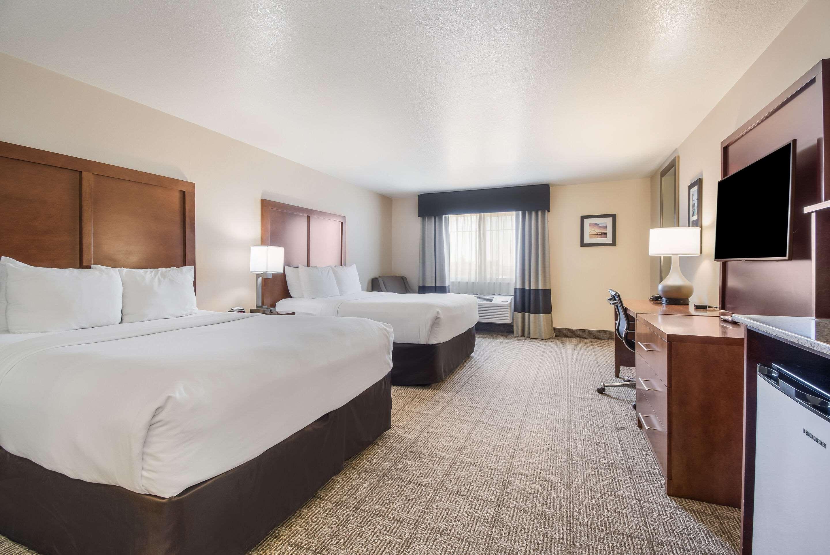 Comfort Inn Ньюпорт Экстерьер фото