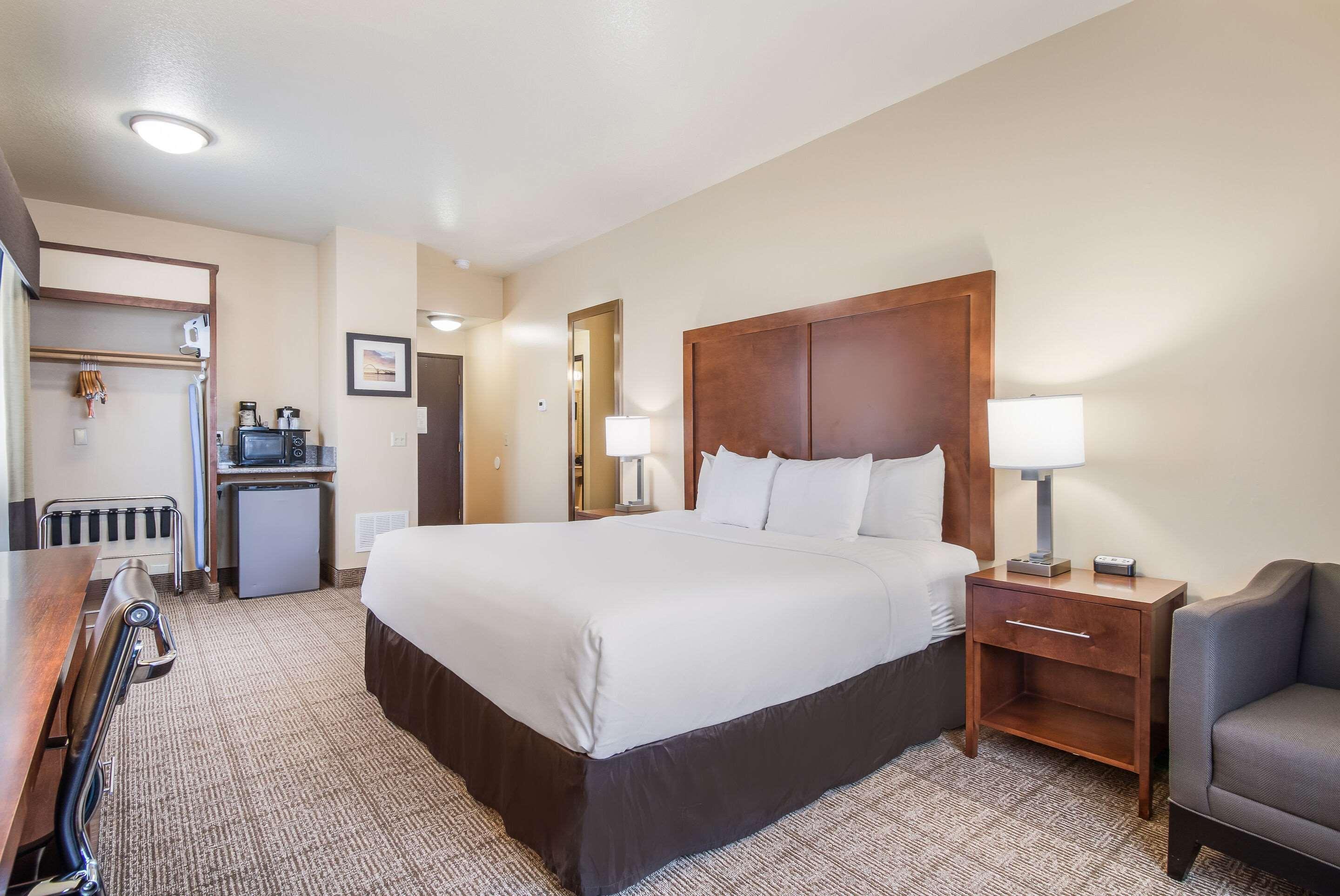 Comfort Inn Ньюпорт Экстерьер фото