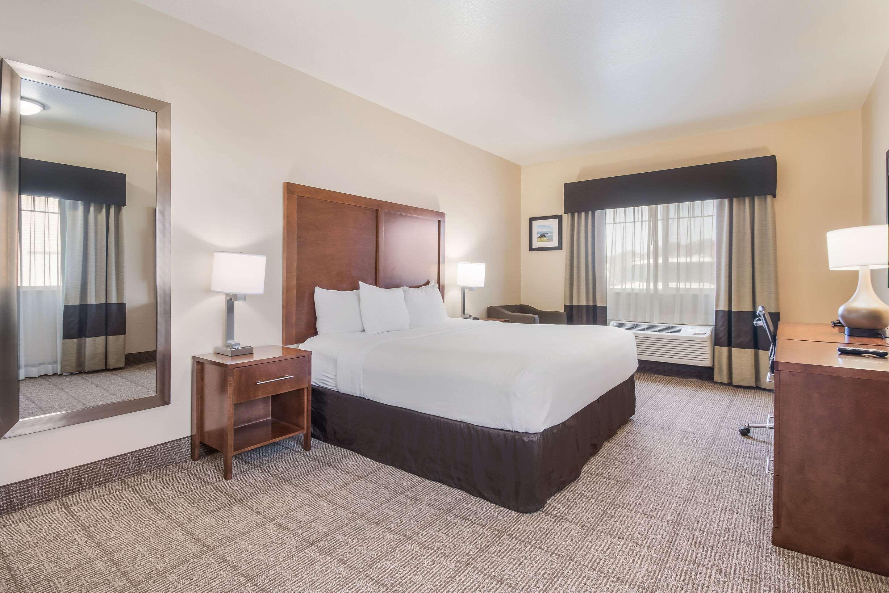 Comfort Inn Ньюпорт Экстерьер фото