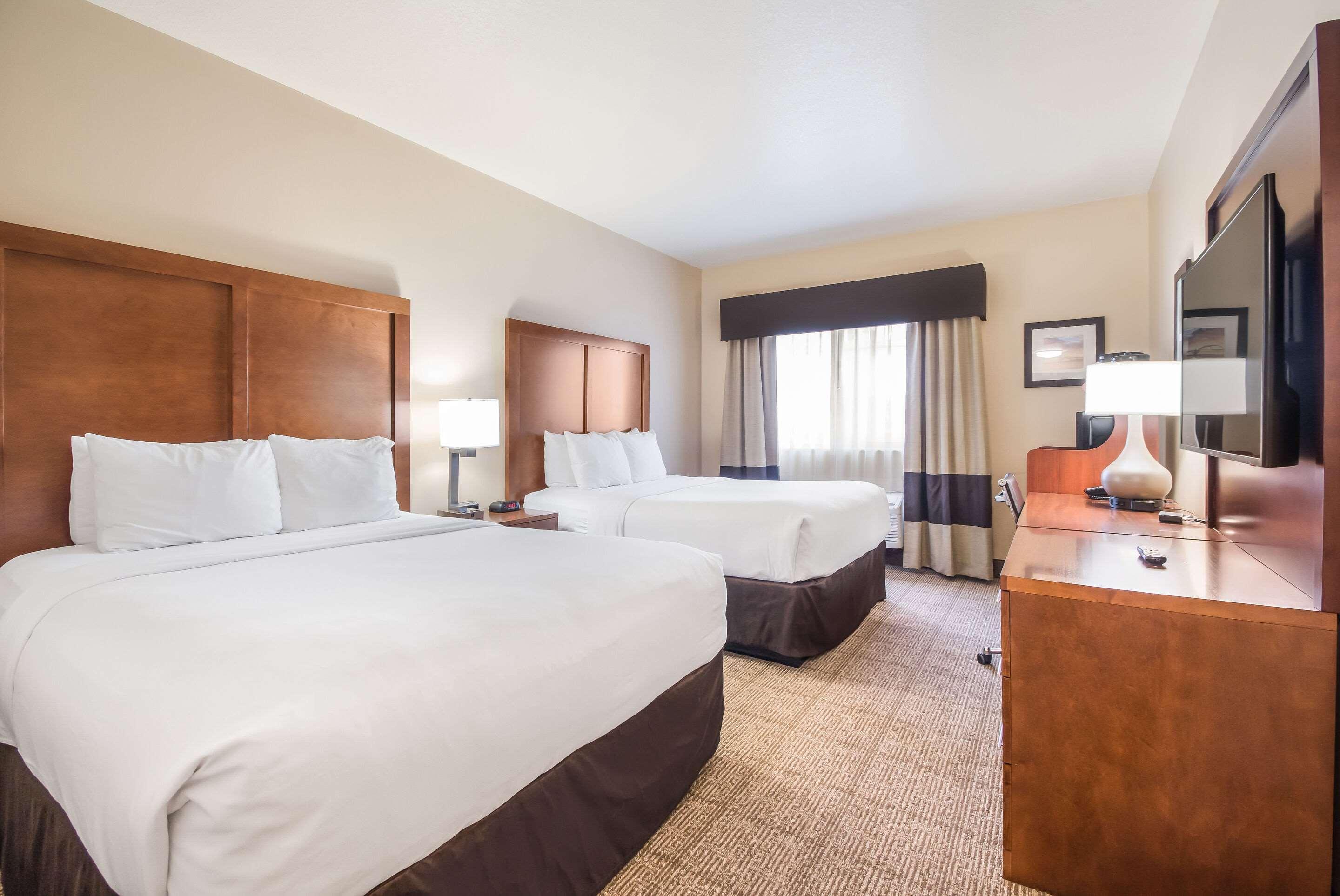 Comfort Inn Ньюпорт Экстерьер фото