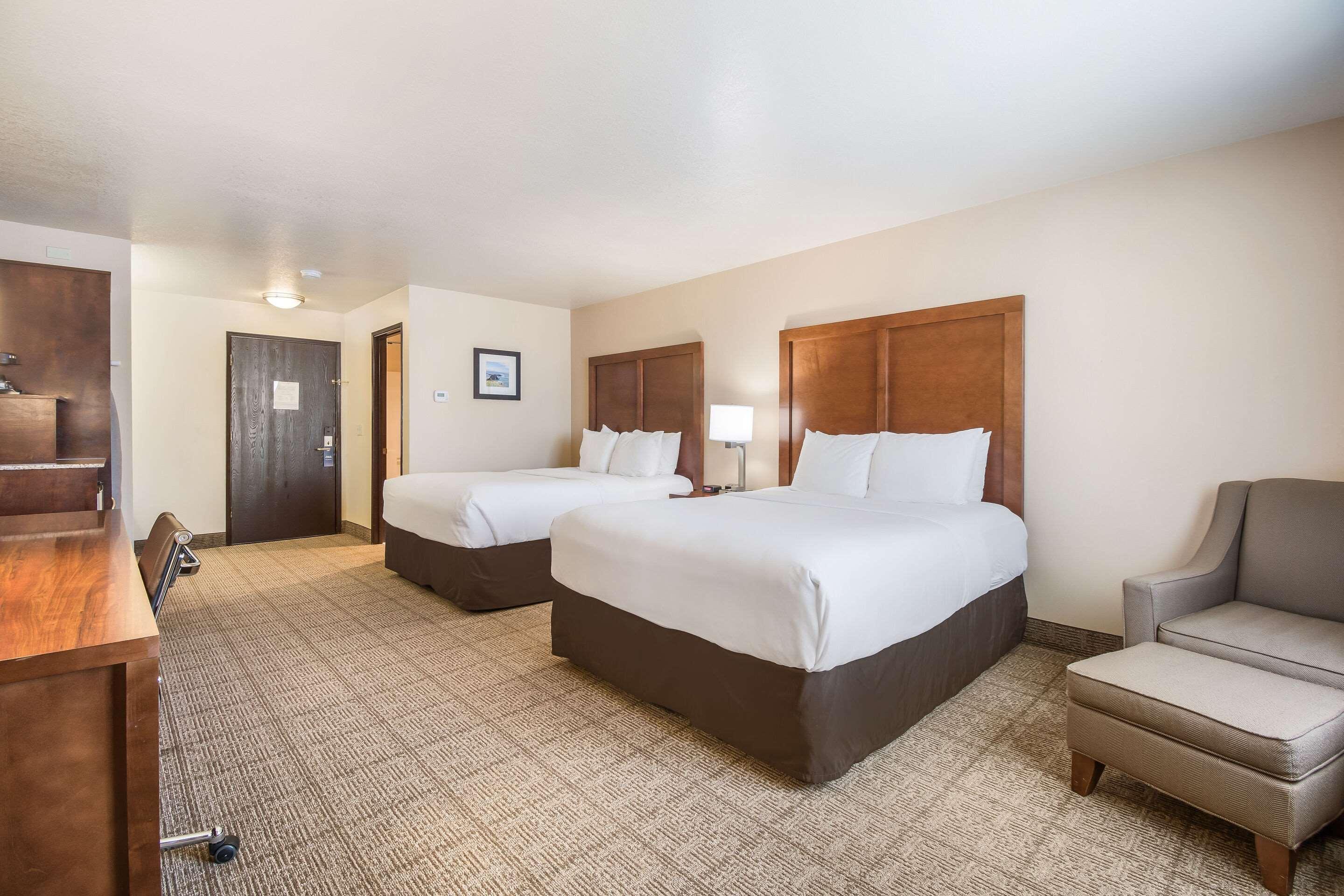 Comfort Inn Ньюпорт Экстерьер фото