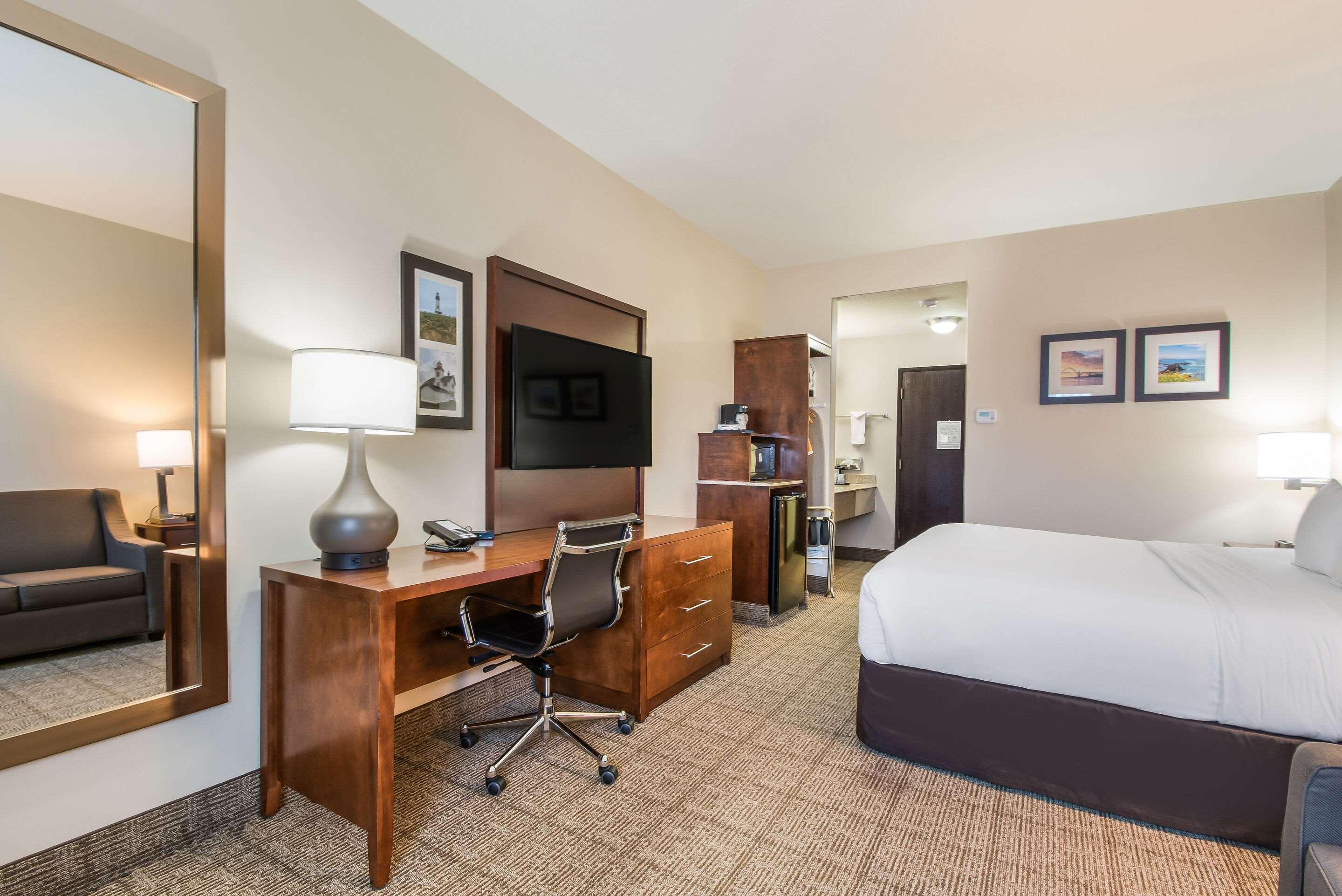 Comfort Inn Ньюпорт Экстерьер фото