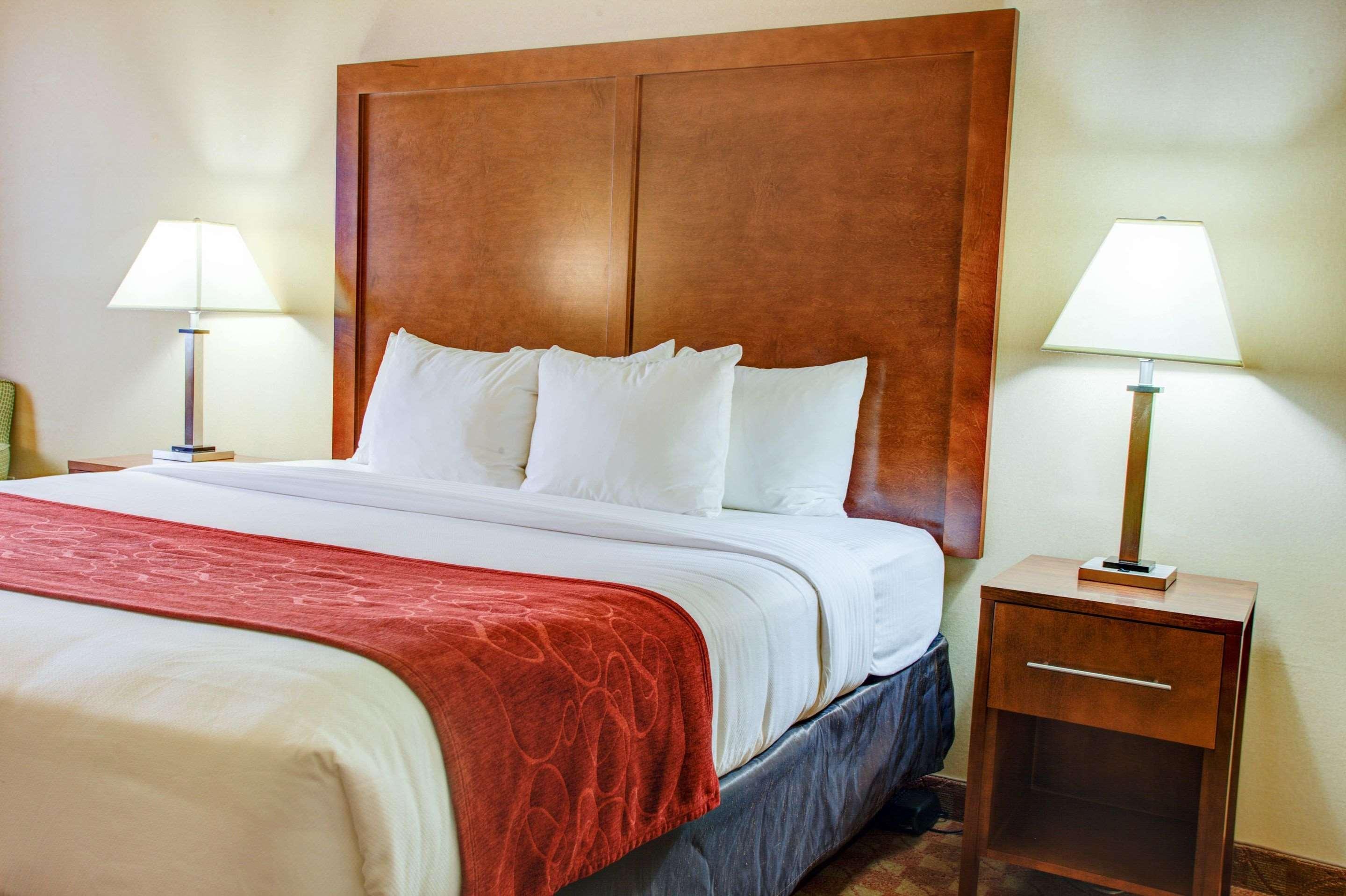 Comfort Inn Ньюпорт Экстерьер фото