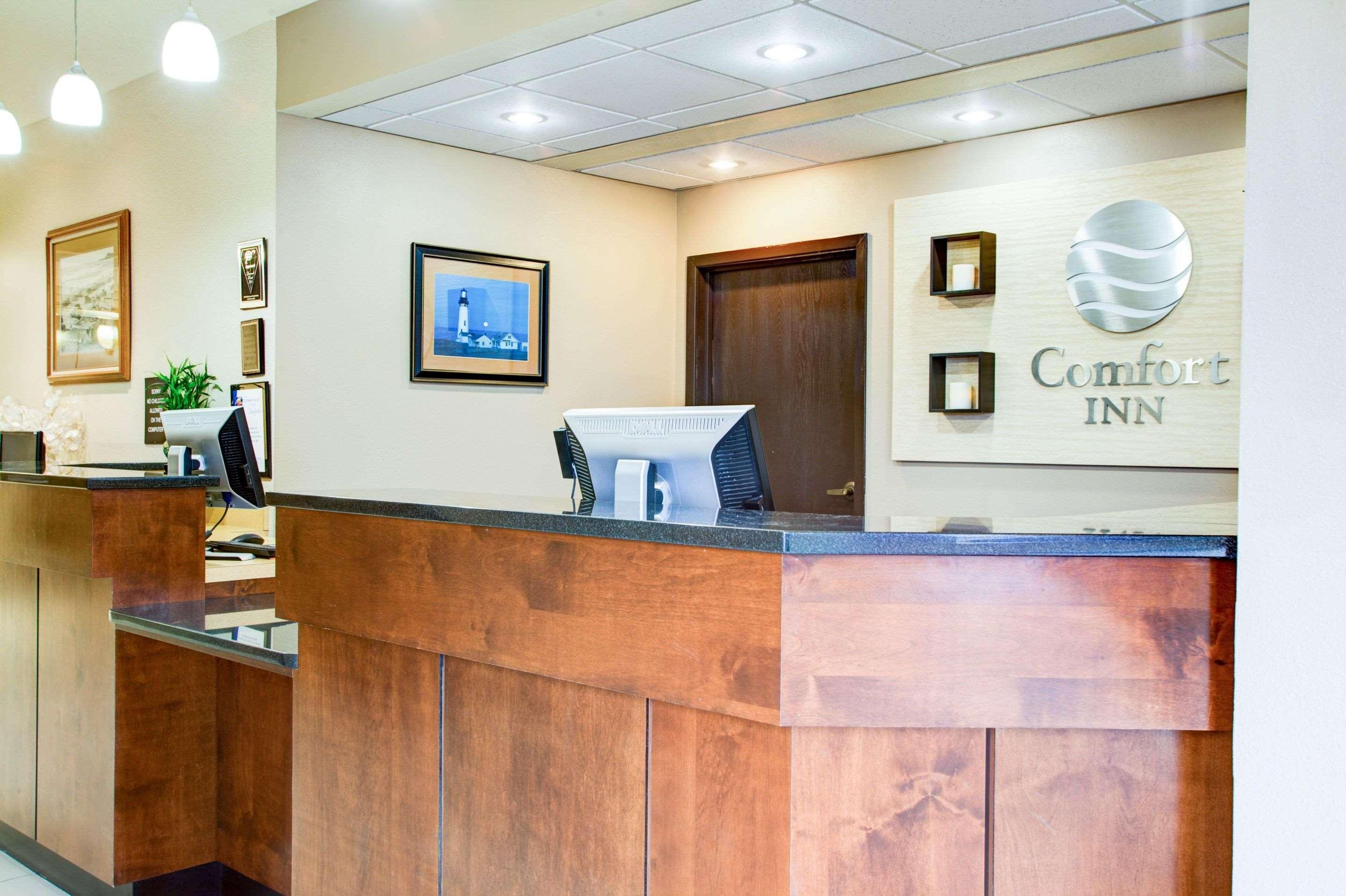 Comfort Inn Ньюпорт Экстерьер фото