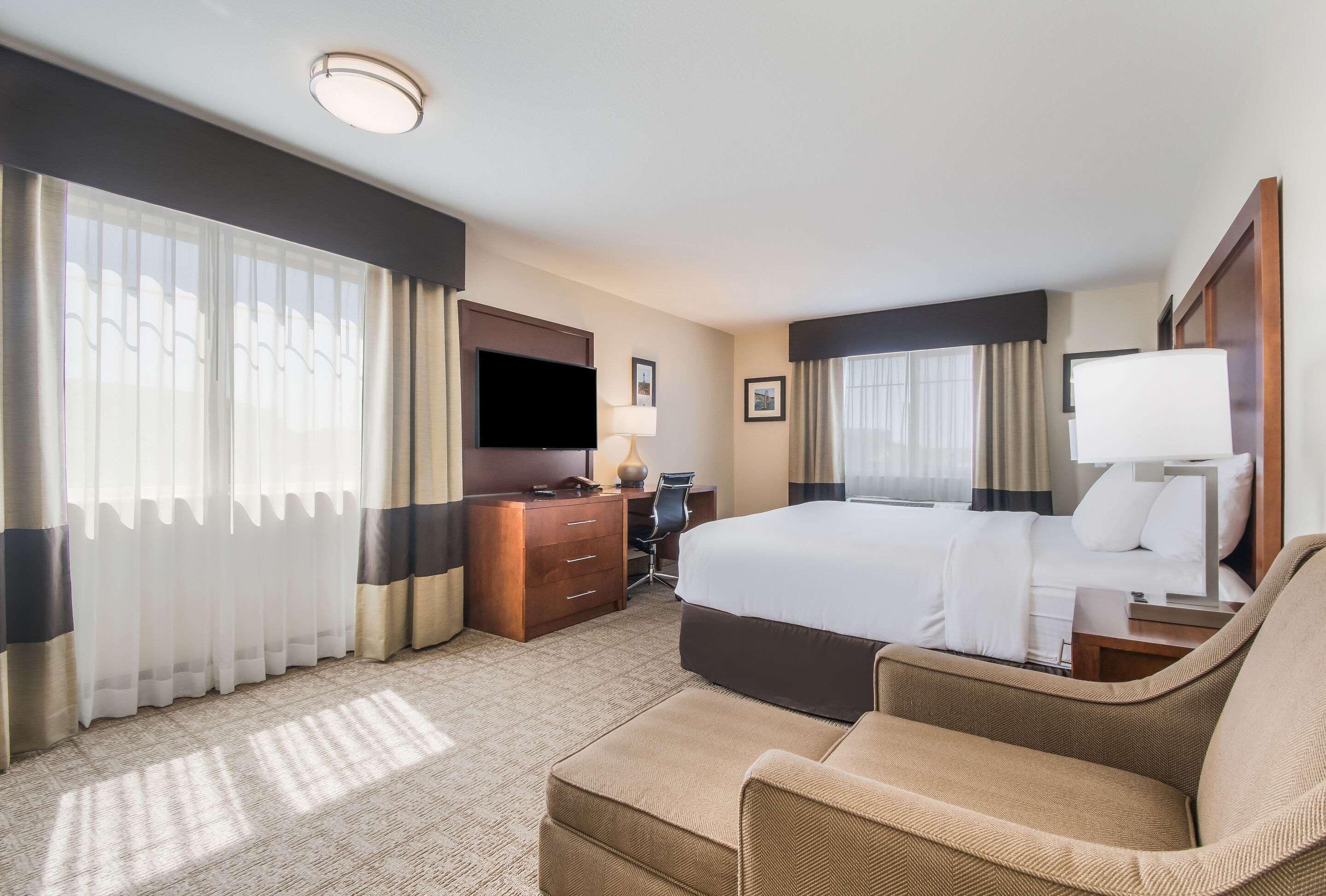 Comfort Inn Ньюпорт Экстерьер фото