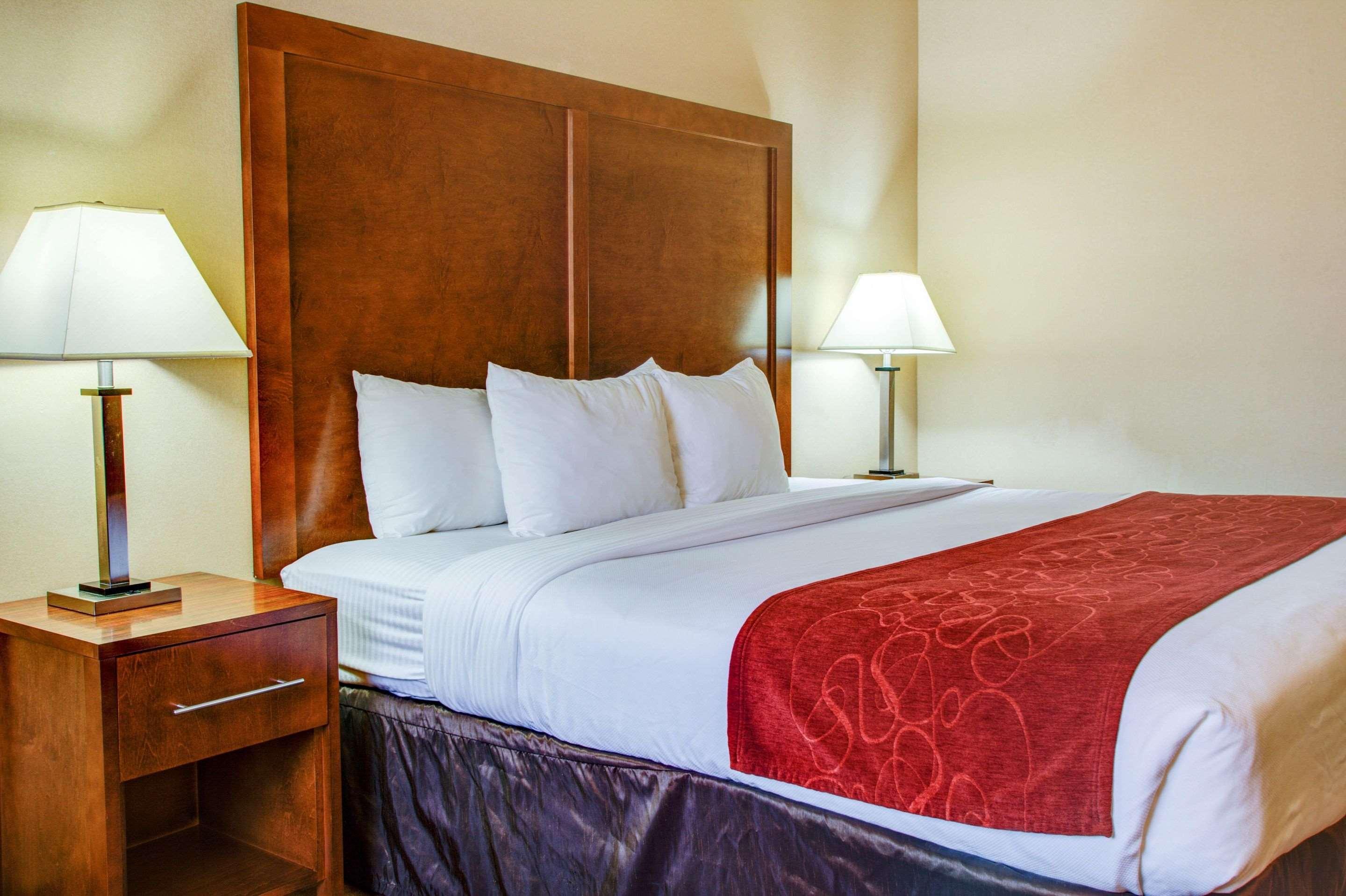 Comfort Inn Ньюпорт Экстерьер фото