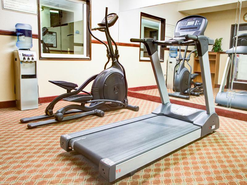 Comfort Inn Ньюпорт Экстерьер фото